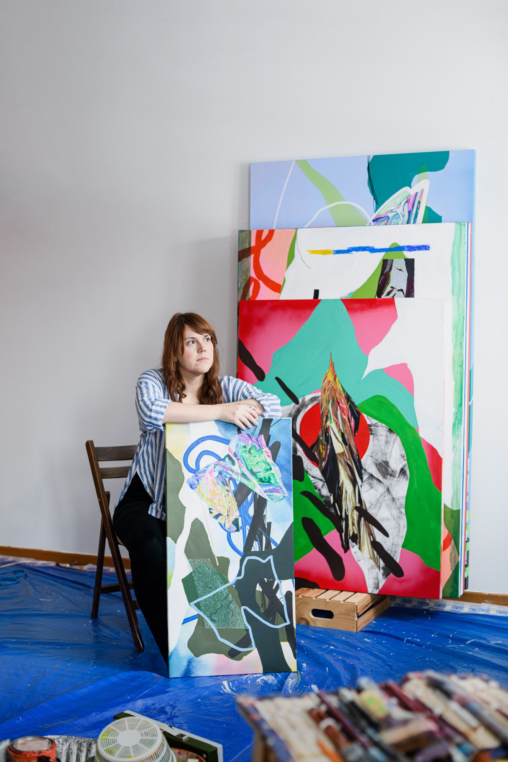 Muralist and painter Diane Roe explores human impact on nature through abstract compositions. Discover her large-scale, immersive works at Gems Montreal.