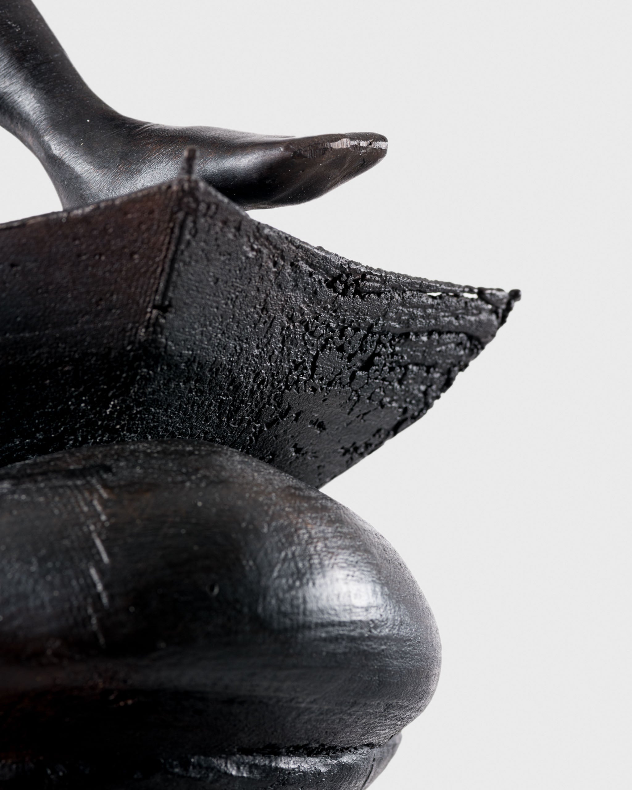 "Thrive miniature" is a sculpture by Montreal-based artist Vincent Lussier, available at Gems Montreal. Explore artworks from Quebec & Canadian artists.