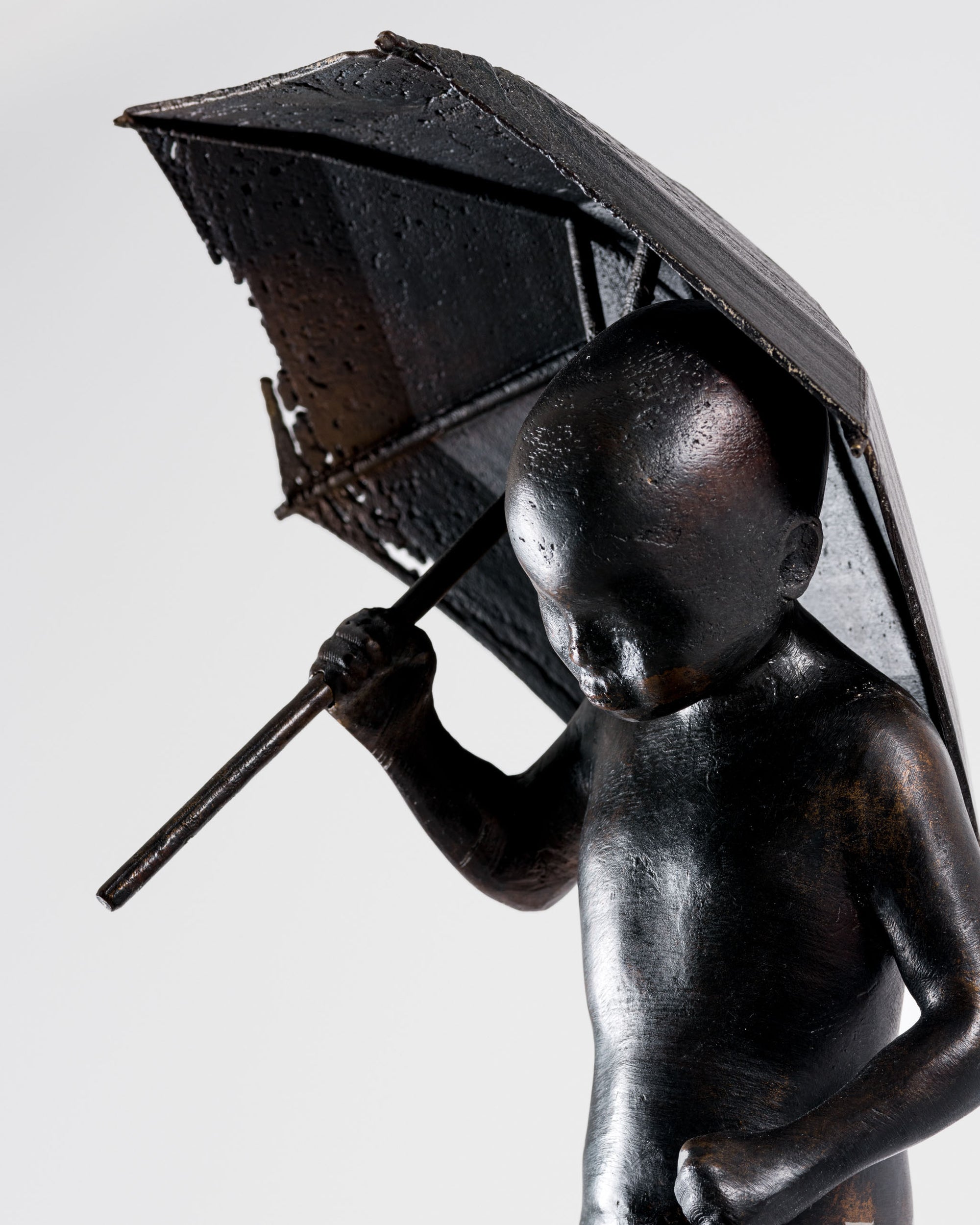 "Thrive miniature" is a sculpture by Montreal-based artist Vincent Lussier, available at Gems Montreal. Explore artworks from Quebec & Canadian artists.