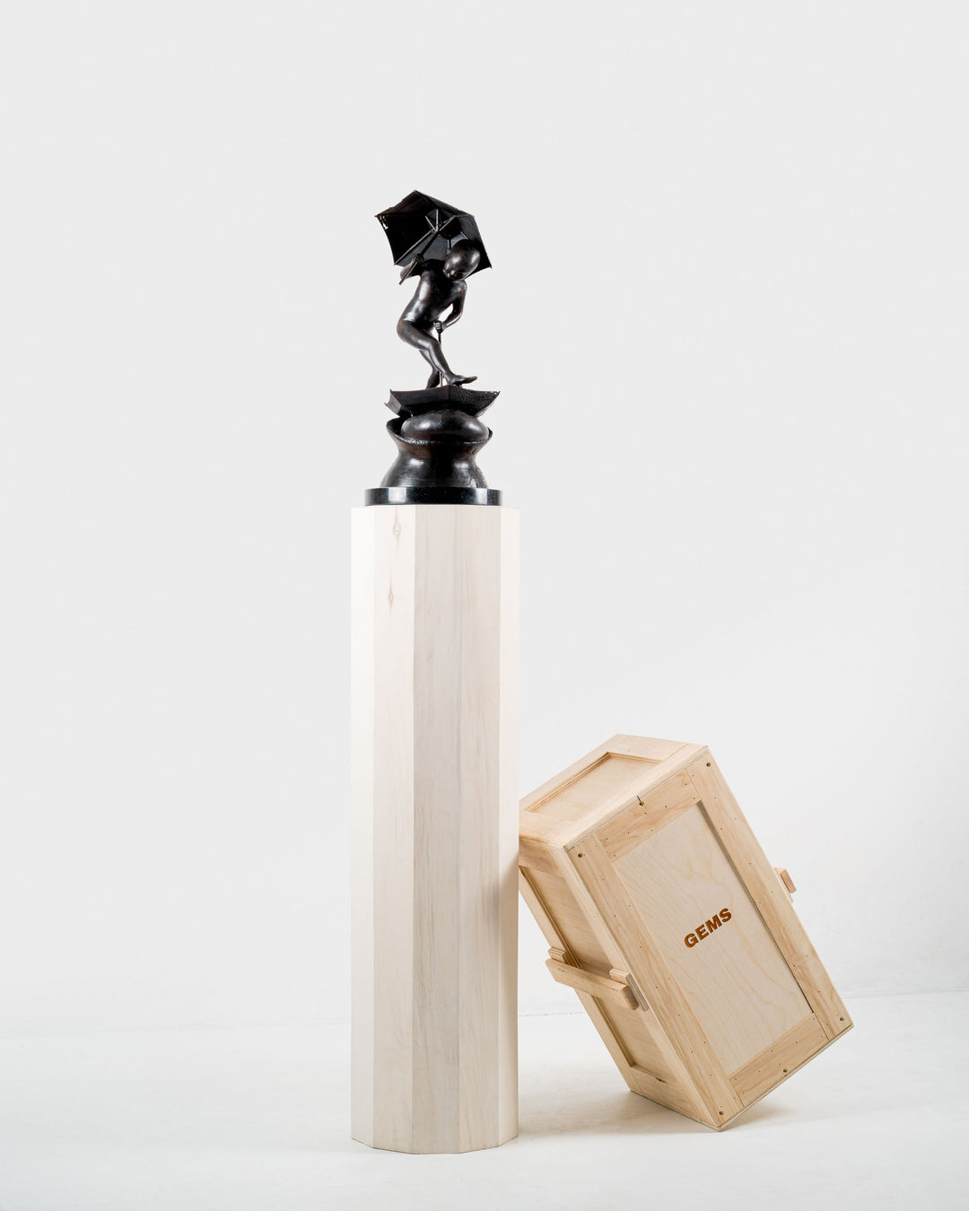 "Thrive miniature" is a sculpture by Montreal-based artist Vincent Lussier, available at Gems Montreal. Explore artworks from Quebec & Canadian artists.